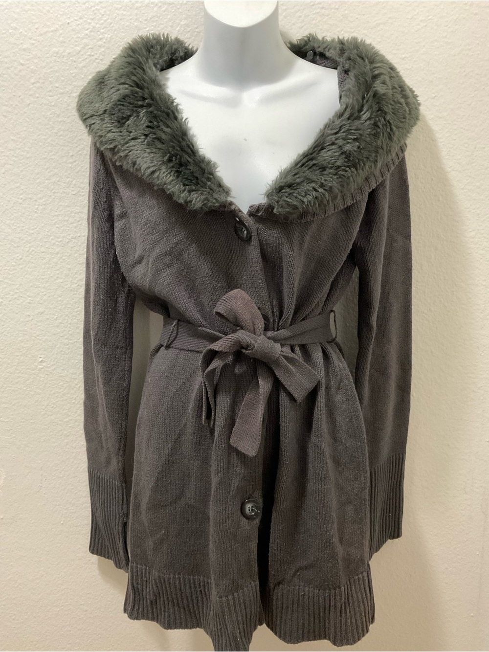 Daisy Fuentes women’s Faux Fur Trim Knit Coatigan size M